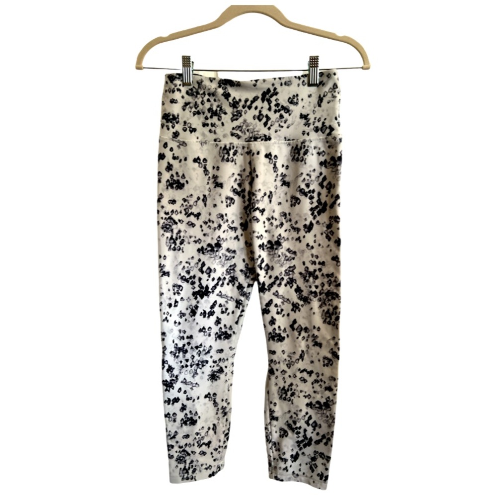 Balance M capri leggings black white yoga gym pilates athletic diamond print
